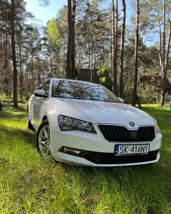 Skoda Superb cena 87500 przebieg: 80000, rok produkcji 2018 z Sosnowiec małe 301